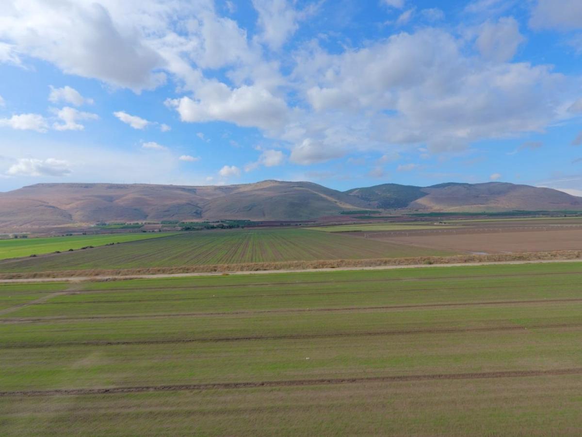 Gilboa View - יחידת אירוח מתוקה Lägenhet Reshafim Exteriör bild
